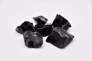 Obsidian černy